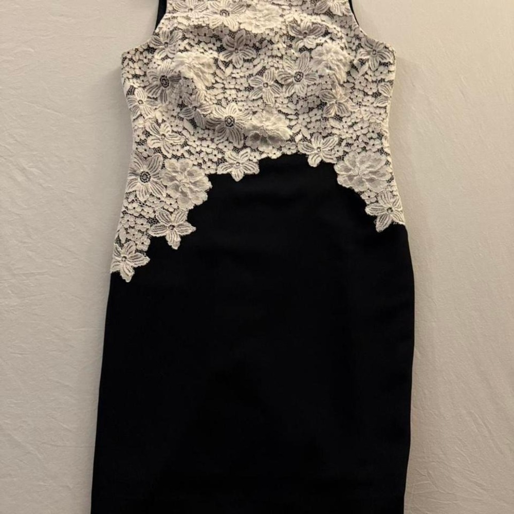 Lauren Ralph Lauren Black White Floral Lace Sheath‎ Dress Sleeveless Size 8